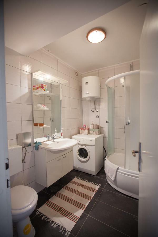 Riverview Apartment Osijek Luaran gambar