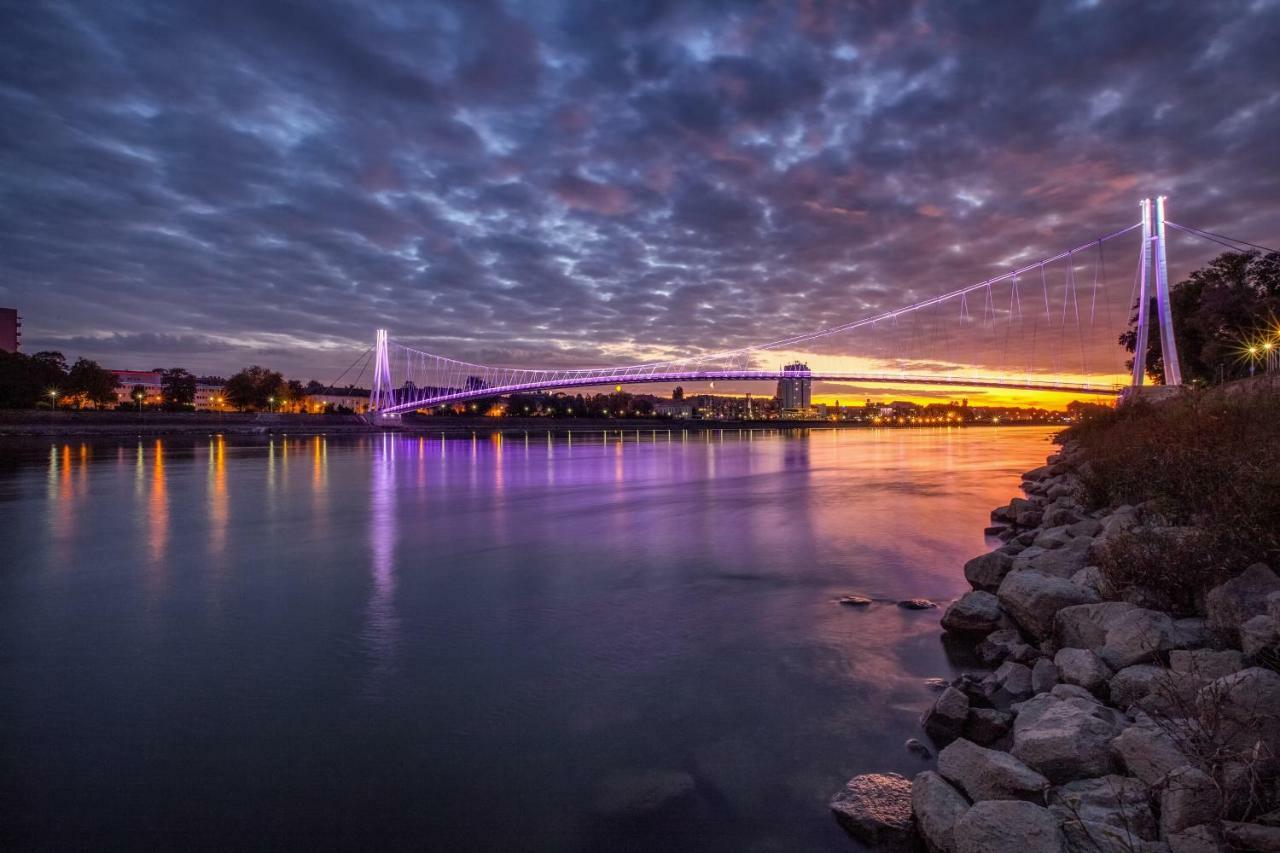 Riverview Apartment Osijek Luaran gambar