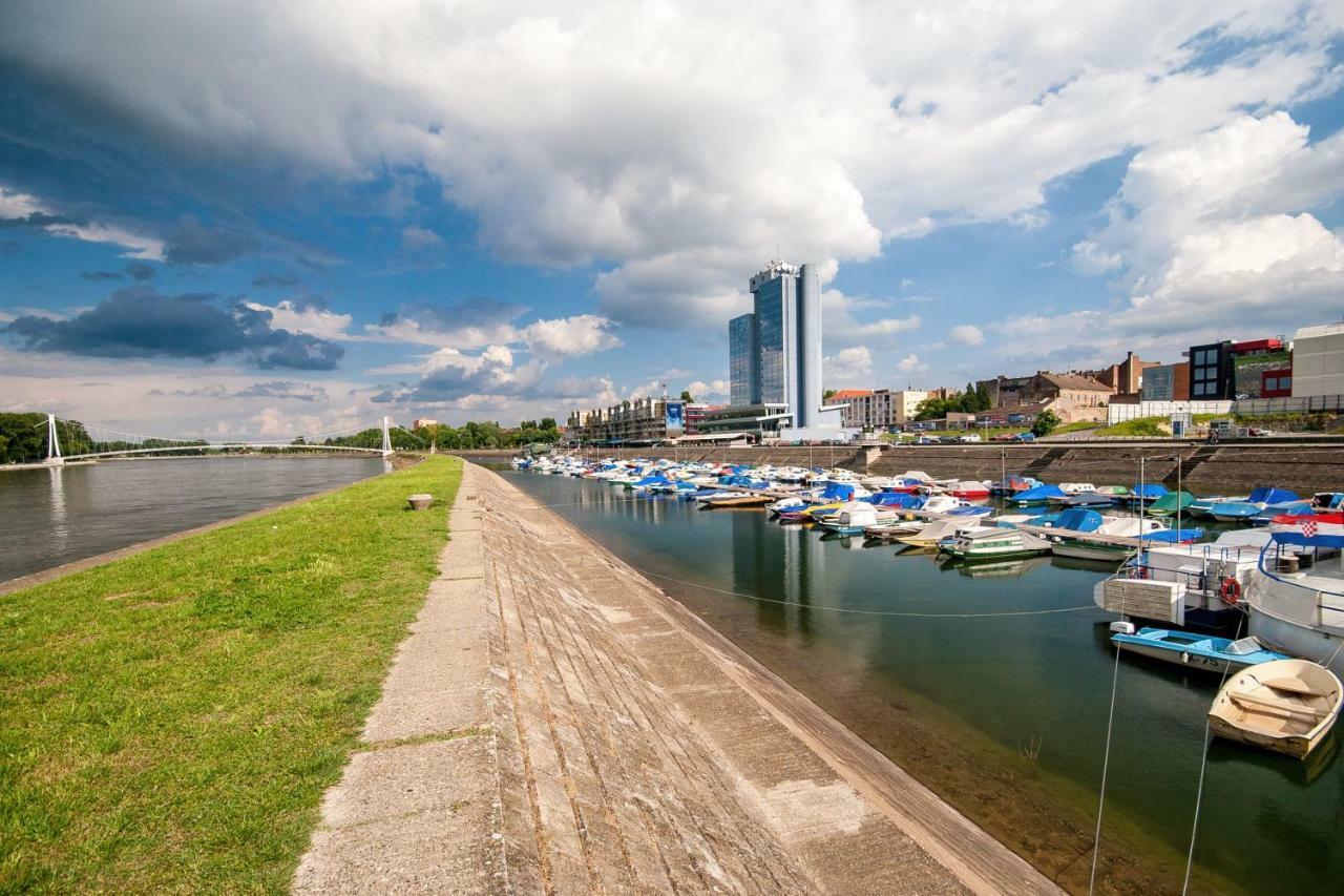 Riverview Apartment Osijek Luaran gambar
